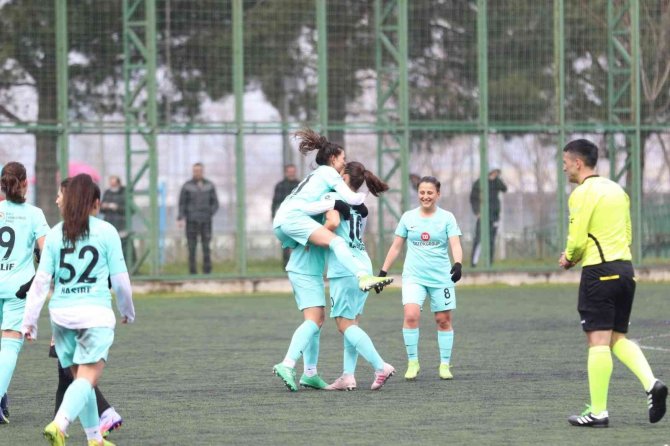 Horozkent, Bursa’dan 3 Puanla Döndü