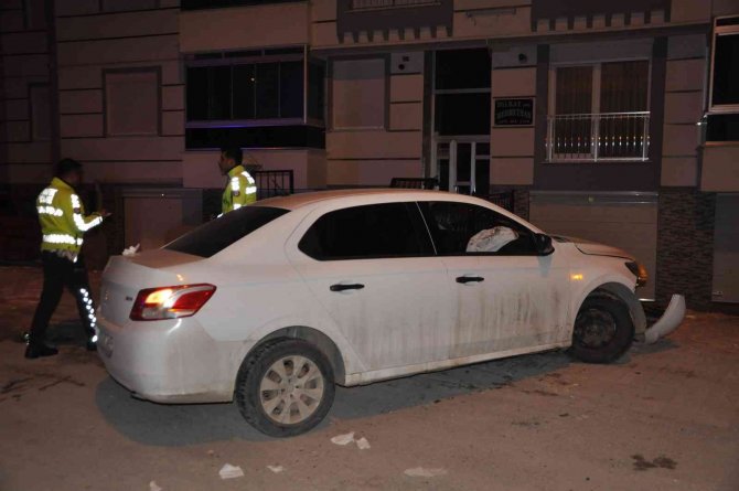 Karaman’da Polisten Kaçan Sürücü Bahçe Duvarına Çarptı