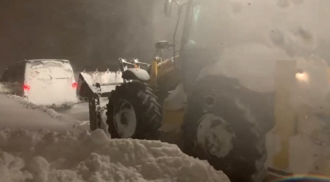 Kars’ta Tipi Nedeniyle Onlarca Araç Mahsur Kaldı