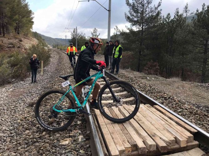 Kros Duatlon Türkiye Şampiyonası Dursunbey’de Gerçekleşti