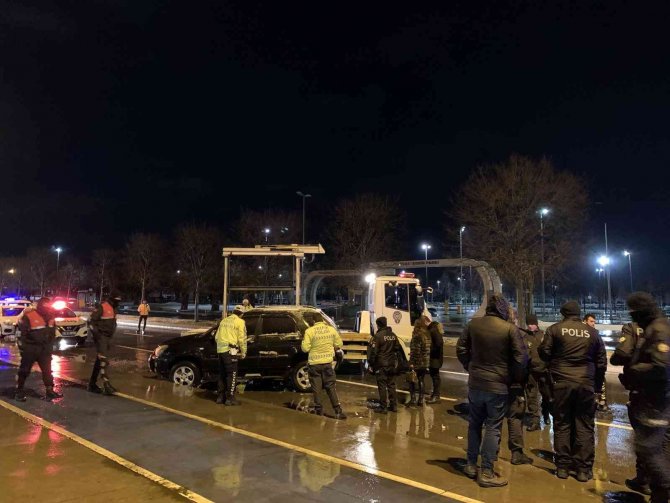 Maltepe Sahil Yolunda Trafik Kazası: 2 Yaralı