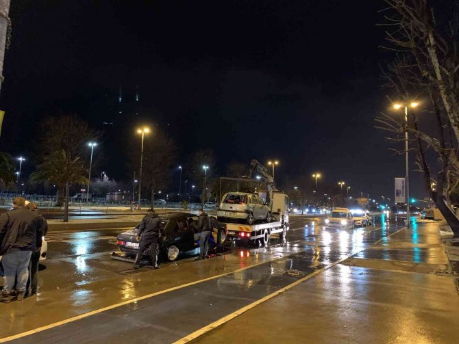 Maltepe Sahil Yolunda Trafik Kazası: 2 Yaralı