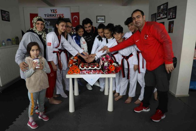 Melikgazi’de Geleceğin Şampiyon Adayları Başarılarını Kutladı