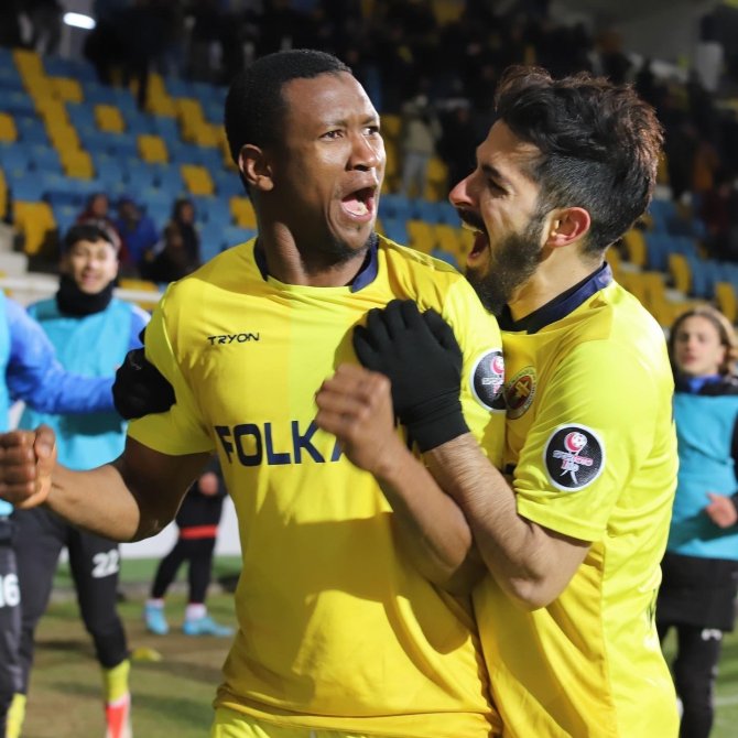 Menemenspor Çıkışa Geçti