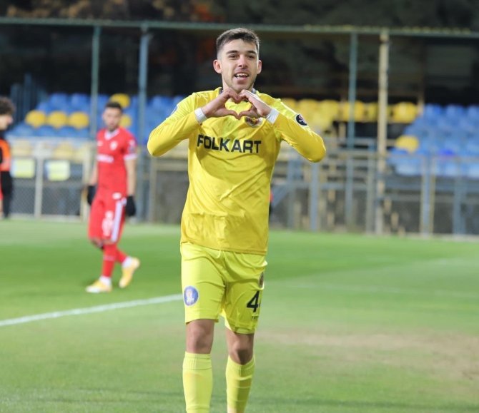 Menemenspor Çıkışa Geçti