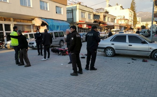 Otomobil İle Çarpışan Motosikletin Sürücüsü Yaralandı