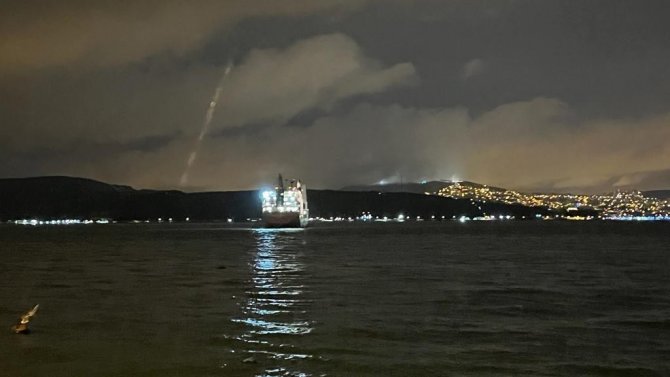 Arıza Yapan Gemi Kurtarıldı, Boğaz Trafiği Normale Döndü