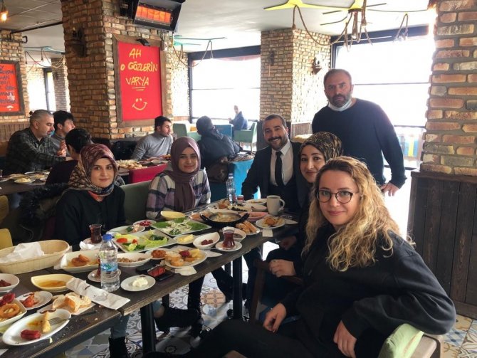 Ağrı’da Sağlık Hak Sen Üyeleri Kahvaltıda Bir Araya Geldi