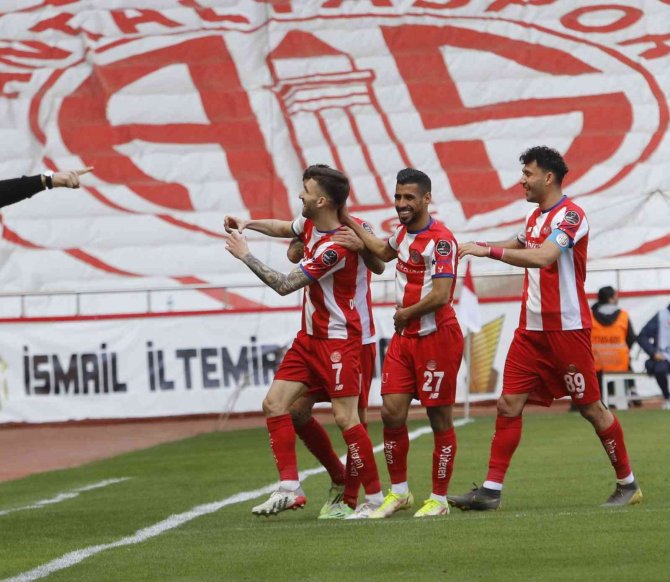 Spor Toto Süper Lig: Antalyaspor: 4 - Giresunspor: 1 (Maç Sonucu)