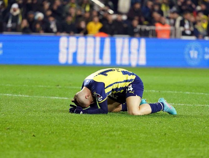 Spor Toto Süper Lig: Fenerbahçe: 2 - Konyaspor: 1 (Maç Sonucu)
