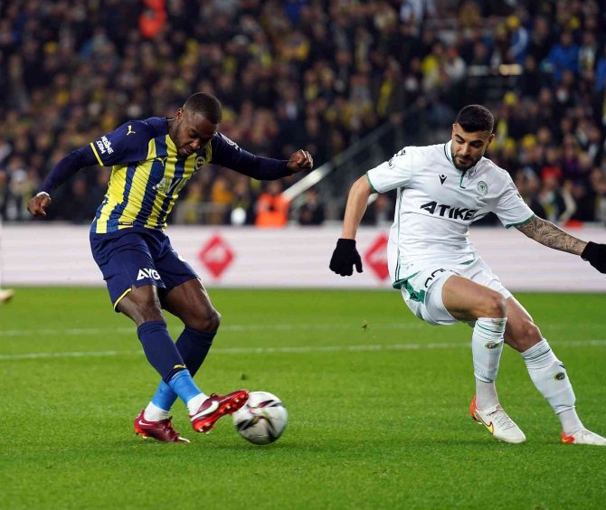 Spor Toto Süper Lig: Fenerbahçe: 0 - Konyaspor: 1 (İ̇lk Yarı)