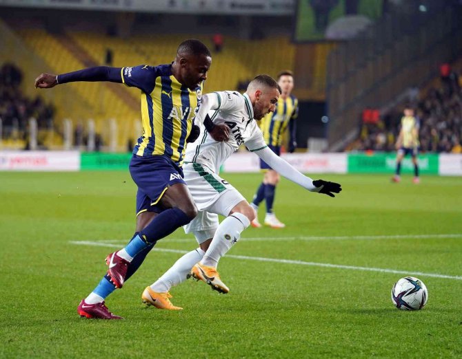 Spor Toto Süper Lig: Fenerbahçe: 0 - Konyaspor: 1 (İ̇lk Yarı)