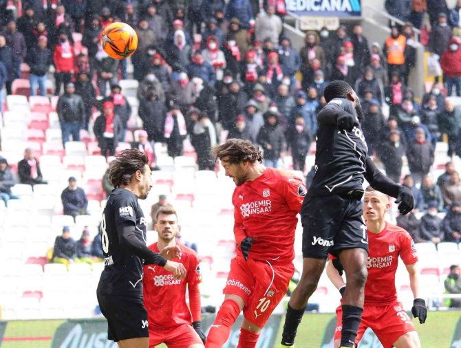 Spor Toto Süper Lig: Sivasspor: 0 - Altay: 0 (İ̇lk Yarı)