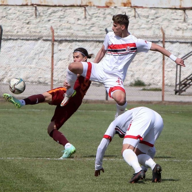 Tff 2. Lig: Turgutluspor: 1 - Niğde Anadolu Fk: 3
