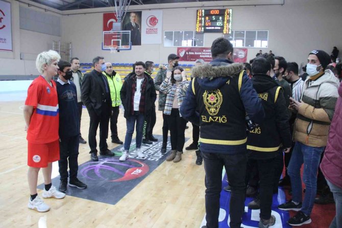 Işıl Alben’e Elazığlılar’dan Yoğun Sevgi