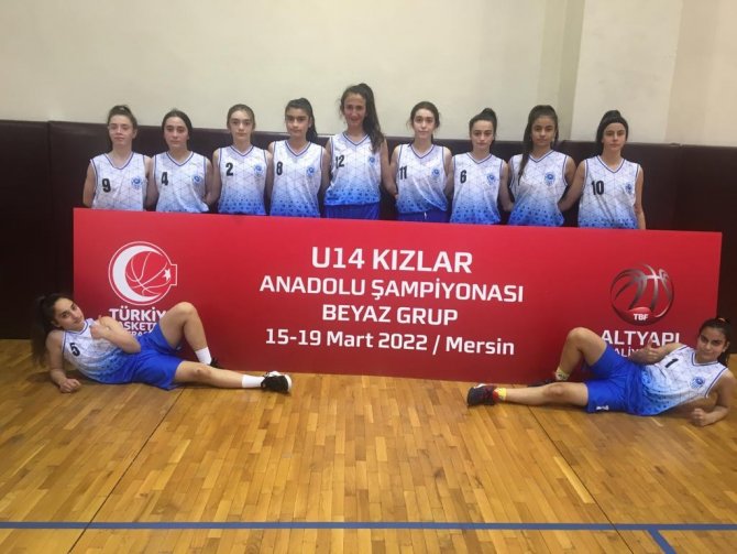Canik Belediyespor U14 Kız Basketbol Takımı En İyi 8 Arasına Girdi