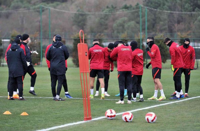 Ümit Milli Takım, İ̇skoçya Maçı Hazırlıklarına Başladı