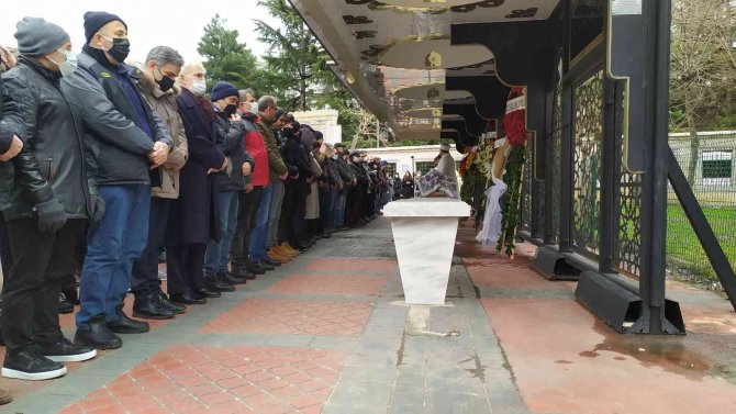 Bakırköy’de Avm’de Öldürülen Yağmur Sönmez Son Yolculuğuna Uğurlandı