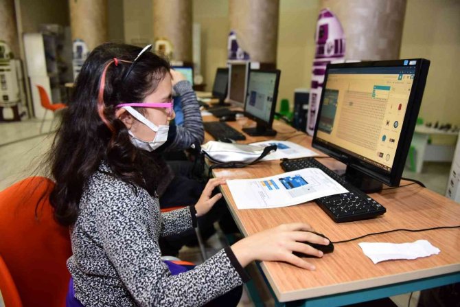Yıldırım Belediyesi’nden Çocuklara Ücretsiz Robotik Kodlama Kursu