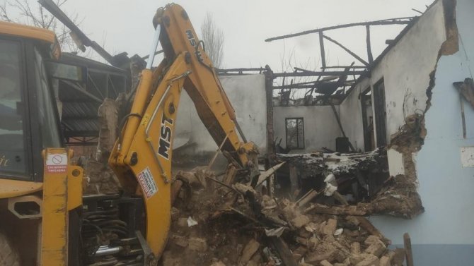 Bursa’da Evi Kül Olan Aileye Belediye Başkanı Sahip Çıktı