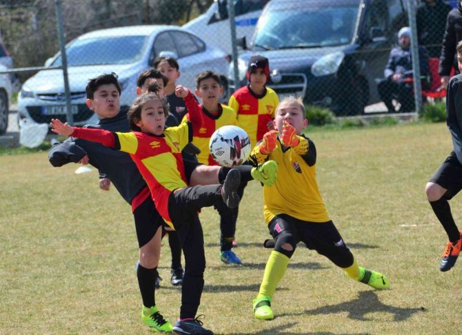 Yunusemre Belediyesinden Çanakkale Zaferi Anısına Futbol Turnuvası