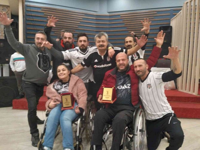 Kar Kartallar Hem Kuruluş Yıl Dönümünü Kutladılar Hem De Destek Oldular