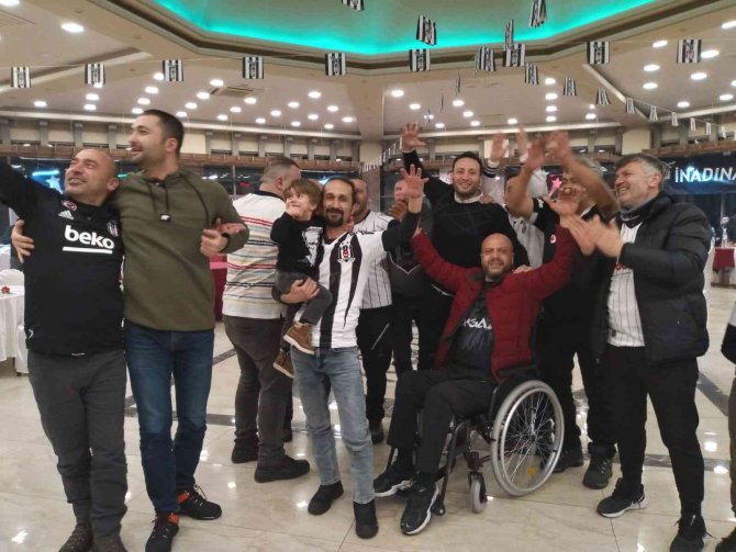 Kar Kartallar Hem Kuruluş Yıl Dönümünü Kutladılar Hem De Destek Oldular