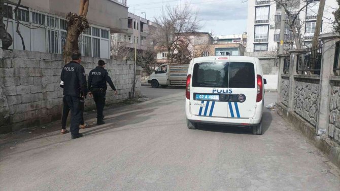 Hırsız Zannedilen Ev Sahibi Polisi Harekete Geçirdi