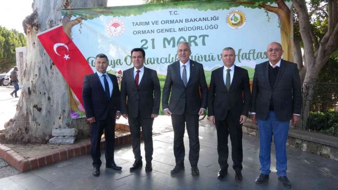 Manavgat’ta 10 Bin 500 Fidan Dağıtıldı