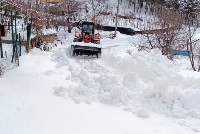 Amanoslar’da Kardan Kapanan Yayla Yolları Ulaşıma Açılıyor