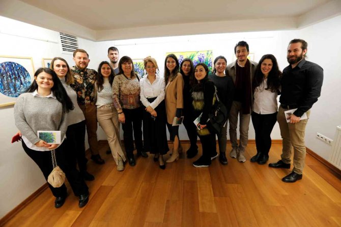 Prof. Dr. Canan Alkım Yeni Sergisi "Arada" Sanatseverlerle Buluştu