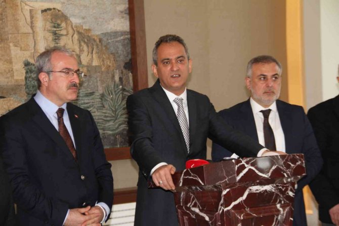 Milli Eğitim Bakanı Mahmut Özer: “364 Milyonluk Mevcut Yatırımlara İlave Olarak 1 Milyarlık Yatırımı Elazığ’a Kazandırmış Olduk”