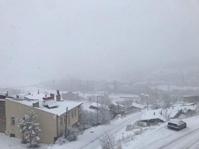 Bayburt’ta Kar Ve Tipiden Kapanan 115 Köy Yolu Ulaşıma Yeniden Açılıyor