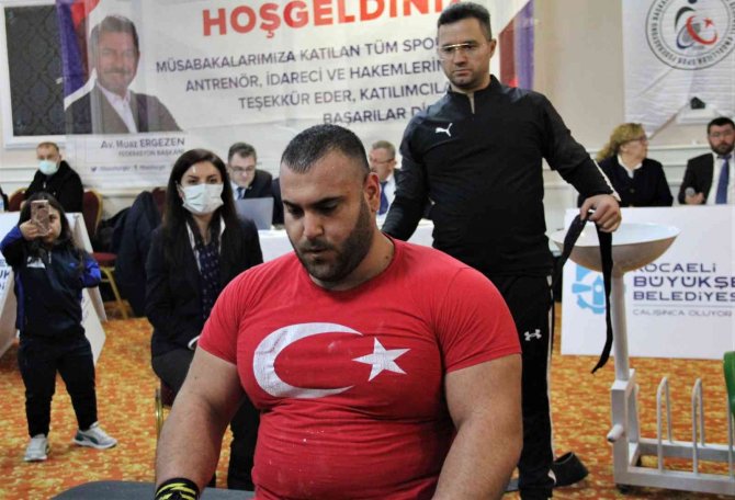 Okul Sığınağında Tesadüfen Keşfedildi, Başarıdan Başarıya Koşuyor