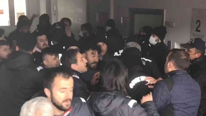 Amatör Maç Bitti, Futbolcular Birbirine Girdi
