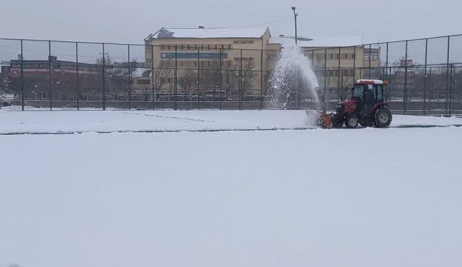 Bal Maçı İçin Kar Seferberliği