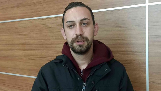 İ̇stediği Sigarayı Alamayınca Gencin Kulağını Kesti