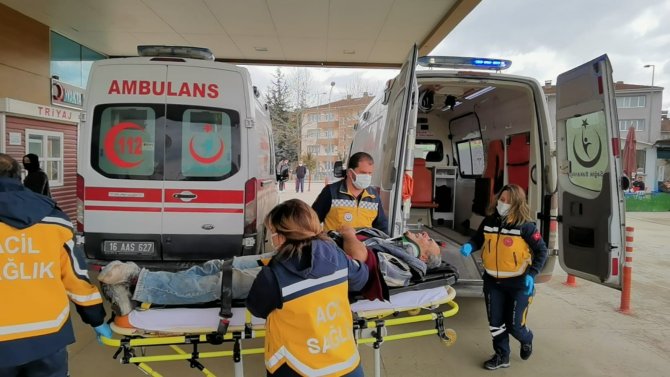 Bursa’da Üçüncü Kattan Düşen İşçi Ağır Yaralandı