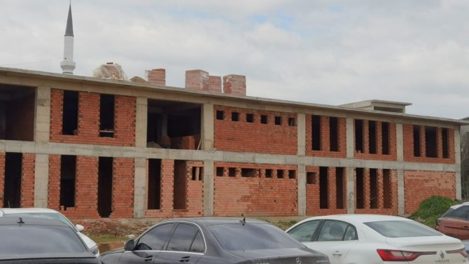 Bursa’da Üçüncü Kattan Düşen İşçi Ağır Yaralandı