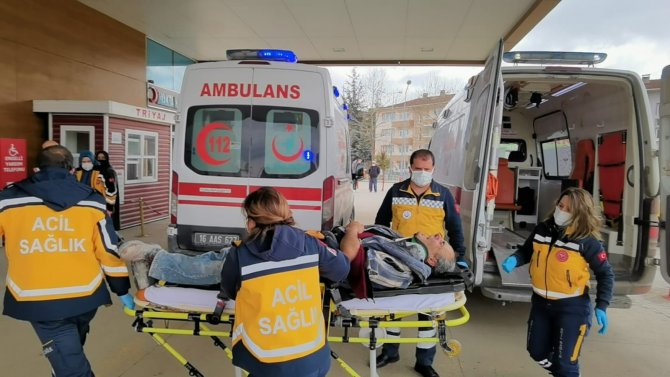 Bursa’da Üçüncü Kattan Düşen İşçi Ağır Yaralandı