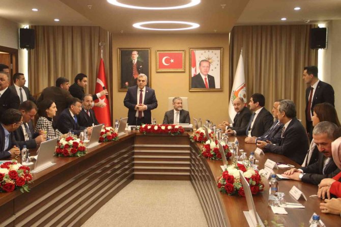 Bakan Nebati Şanlıurfa’da Valilik Ve Belediyeyi Ziyaret Etti
