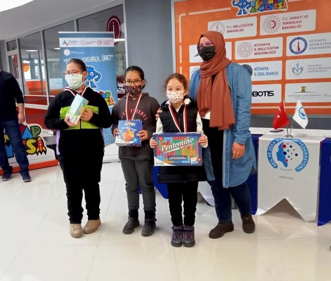 Çavdarhisar Takımı Zeka Oyunlarında 3 Şampiyonluk 1 İkincilik Elde Etti