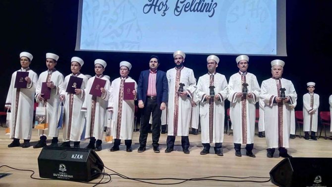 19 Hafız Törenle Belgelerini Aldı