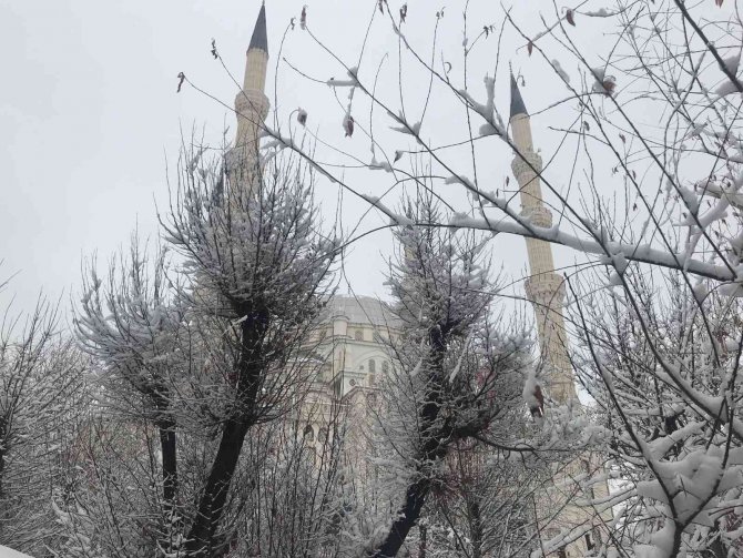 Iğdır Nevruz’a Kar İle Uyandı