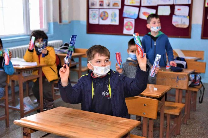 Mobil Sağlık Tarama Aracı, Minikler İçin Yollarda