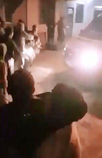 Hırsızlık Yaparken Yakalanan Zanlıyı Linçten Jandarma Kurtardı