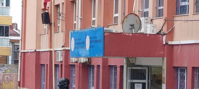 Eyüpsultan’da Okulda Kalp Krizi Geçiren Öğrenci Hayatını Kaybetti