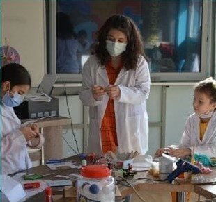 Gediz’de ’Kendin Yap Atölyesi Kursları’ Açıldı