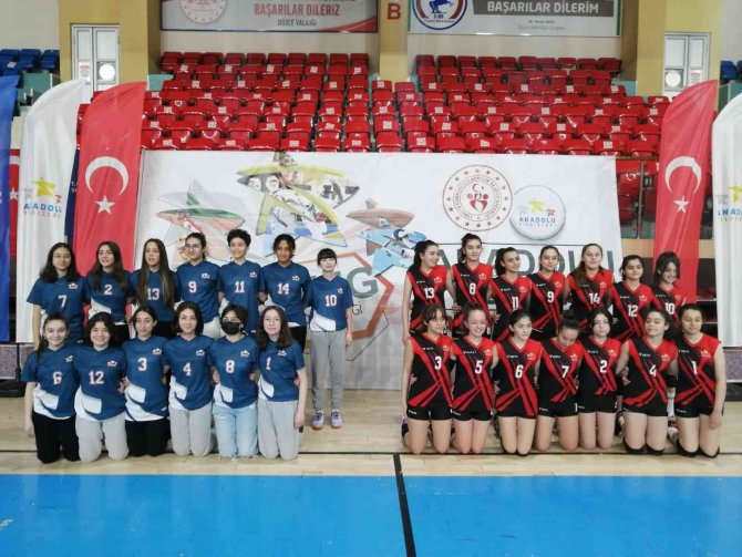 Anadolu Yıldızlar Ligi Voleybol Grup Müsabakaları Sona Erdi