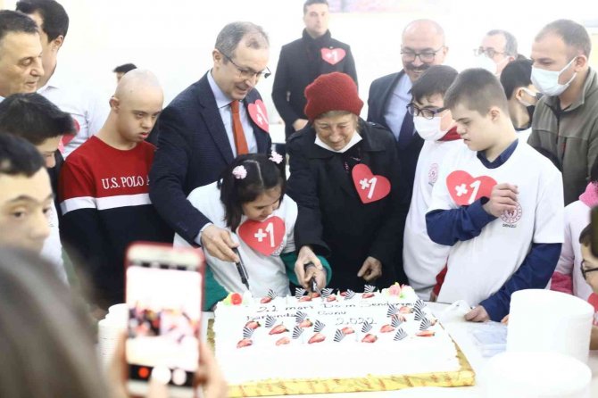 Özel Günde Anlamlı Etkinlik